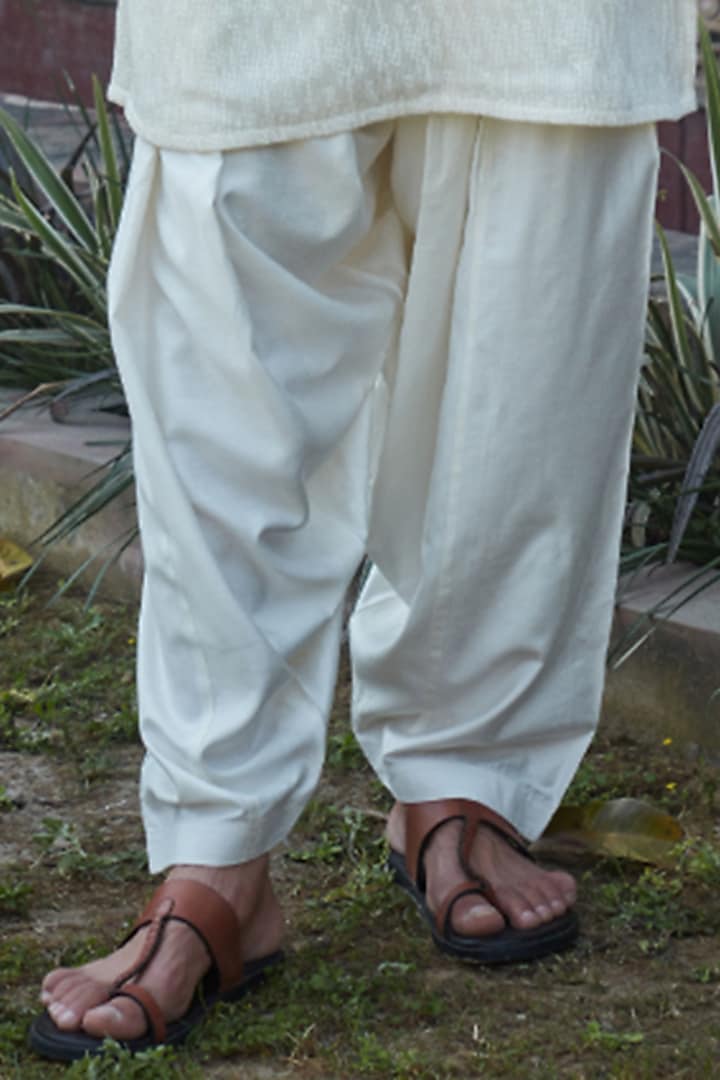 Ivory Georgette Sequins Embroidered Kurta Set by Bohame Men at Pernia's Pop Up Shop