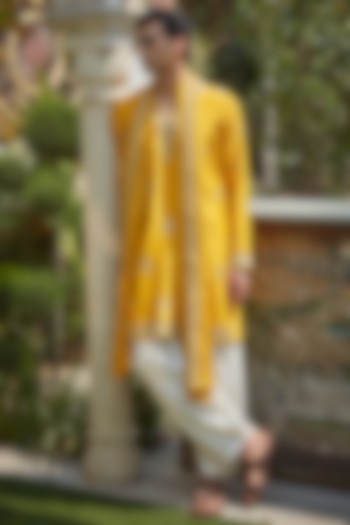 Mustard Chanderi Silk Mirror Embroidered Kurta Set by Bohame Men at Pernia's Pop Up Shop