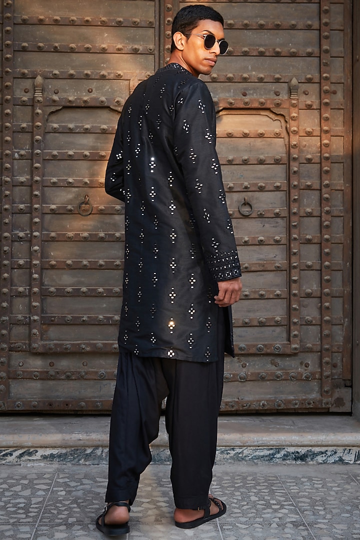 Black Dupion Silk Chikankari Embroidered Kurta Set by Bohame Men at Pernia's Pop Up Shop