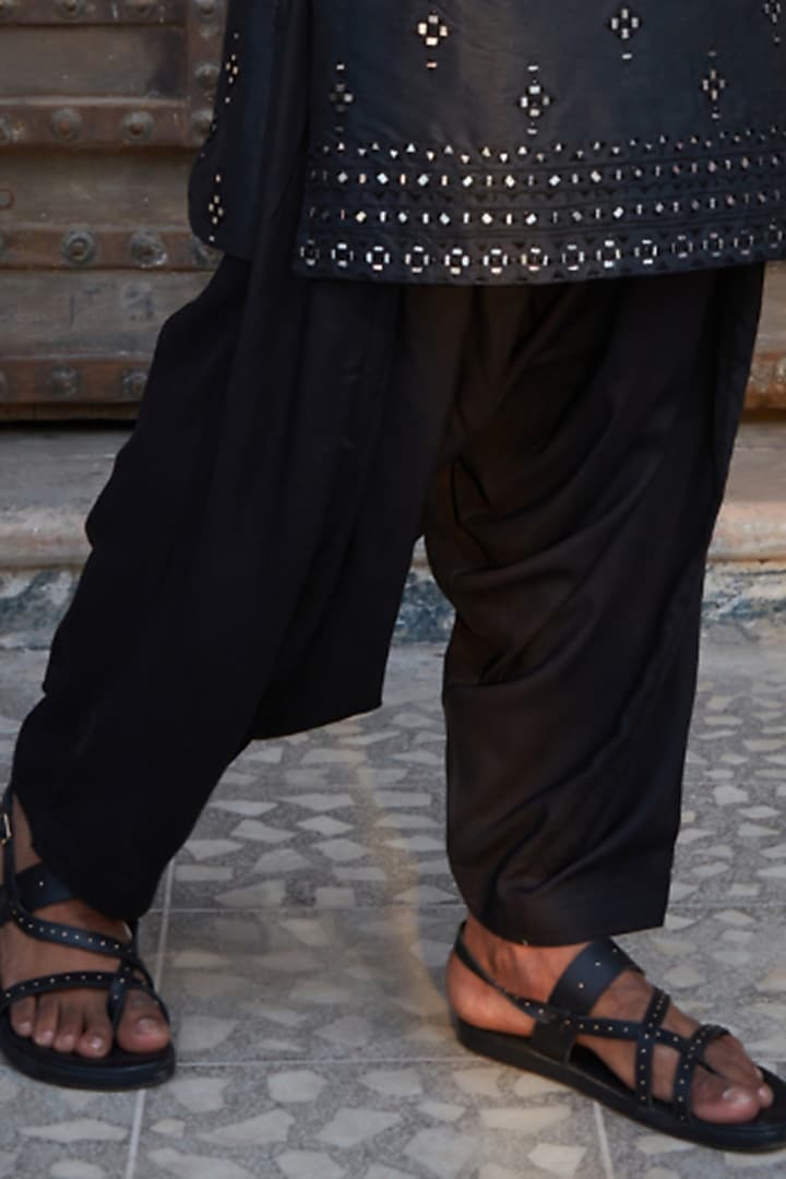 Black Dupion Silk Chikankari Embroidered Kurta Set by Bohame Men at Pernia's Pop Up Shop