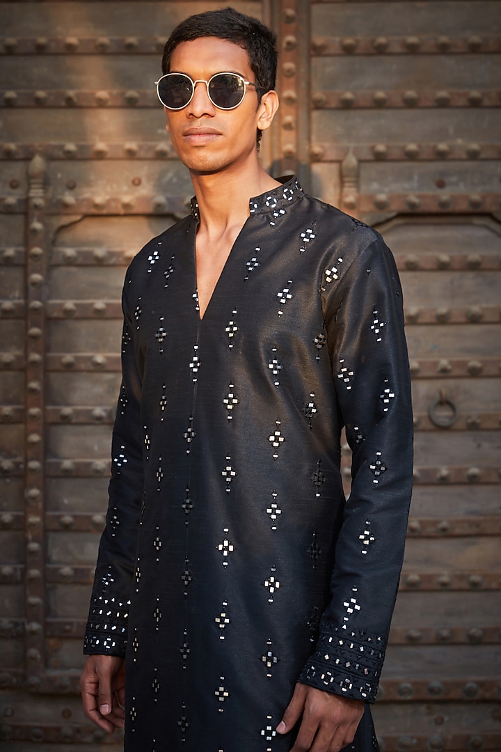 Black Dupion Silk Chikankari Embroidered Kurta Set by Bohame Men at Pernia's Pop Up Shop