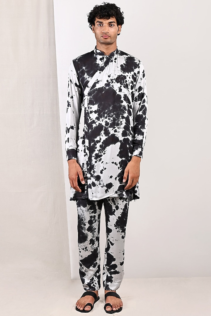 Light Grey & Black Printed Kurta Set by Bohame Men