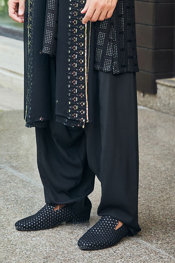 Black Georgette Chikankari Embroidered Kurta Set by Bohame Men at Pernia's Pop Up Shop
