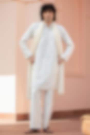 Off-White Chikankari Kurta Set by Bohame Men at Pernia's Pop Up Shop