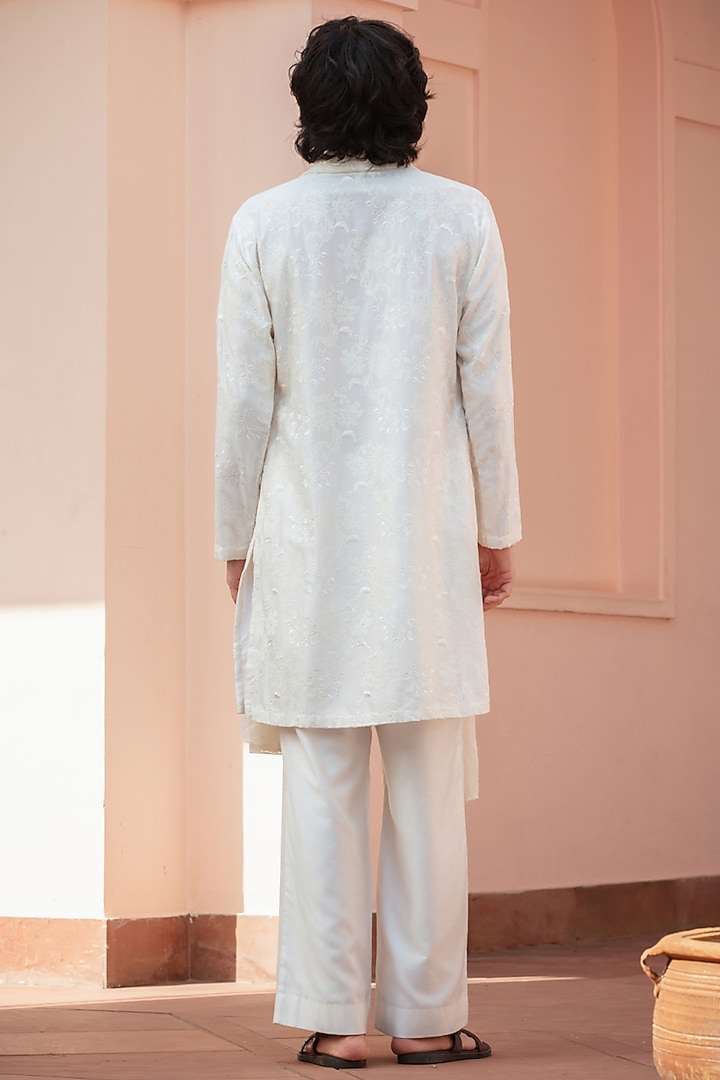 Off-White Chikankari Kurta Set by Bohame Men at Pernia's Pop Up Shop