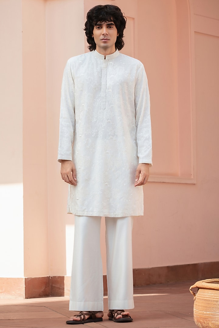 Off-White Chikankari Kurta Set by Bohame Men at Pernia's Pop Up Shop
