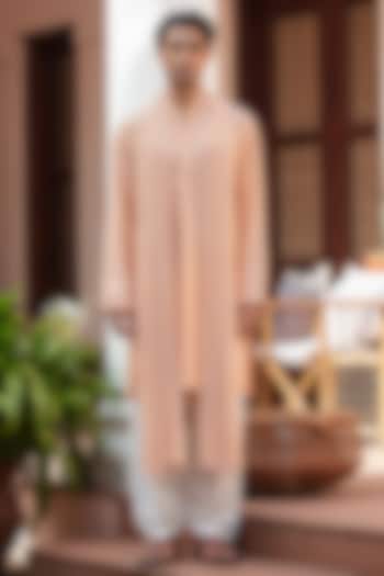 Peach Chikankari Kurta Set by Bohame Men at Pernia's Pop Up Shop