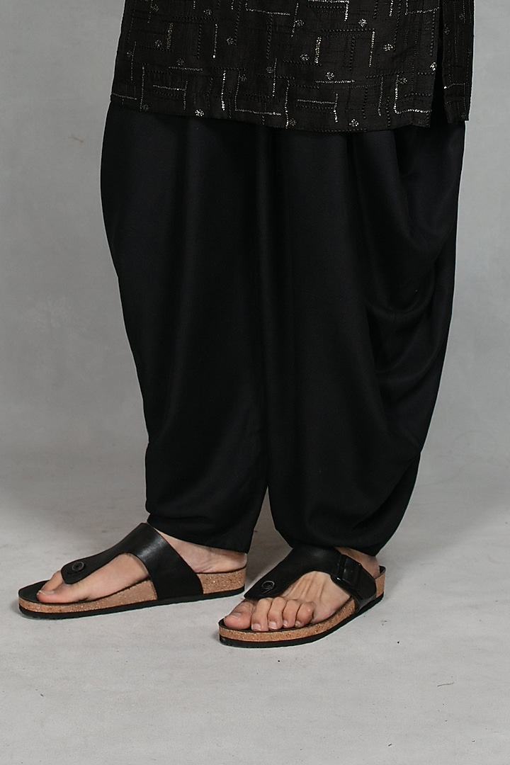 Black Chikankari Fabric Embroidered Kurta Set by Bohame Men at Pernia's Pop Up Shop