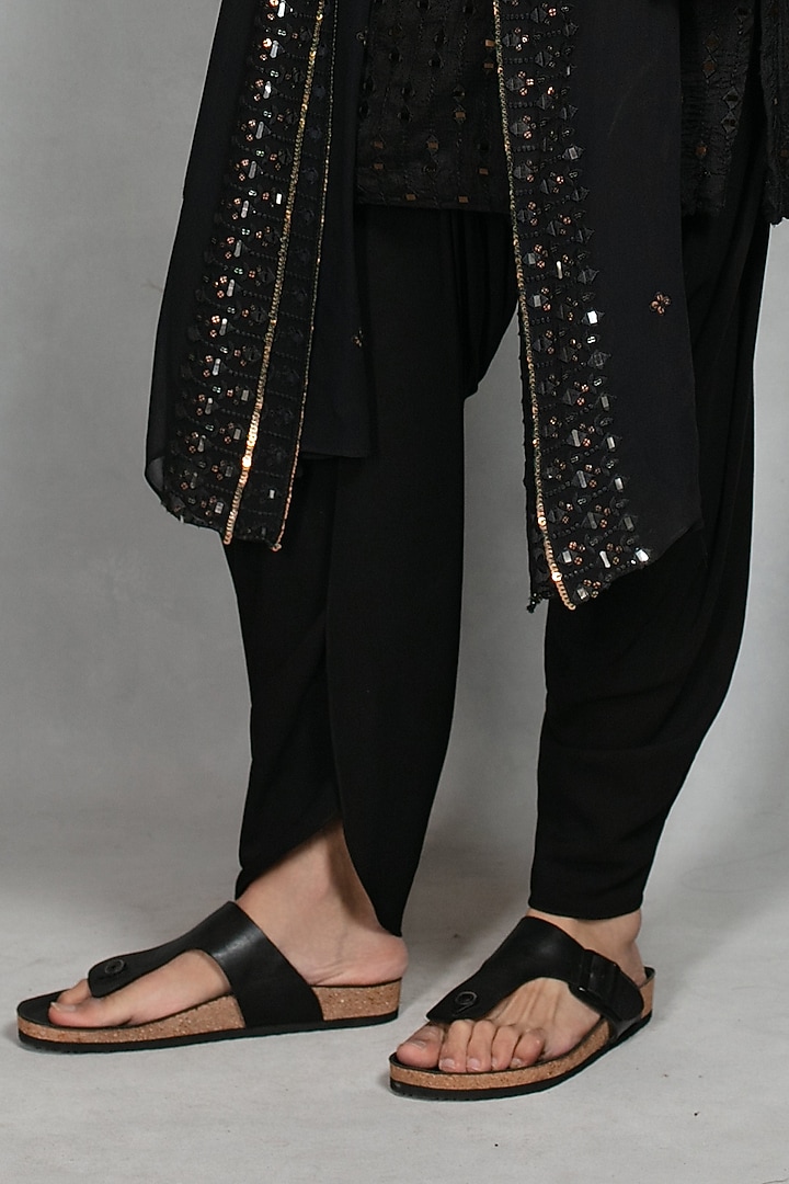 Black Chikankari Fabric Embroidered Kurta Set by Bohame Men at Pernia's Pop Up Shop