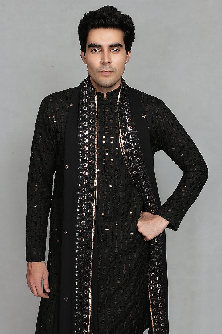 Black Chikankari Fabric Embroidered Kurta Set by Bohame Men at Pernia's Pop Up Shop