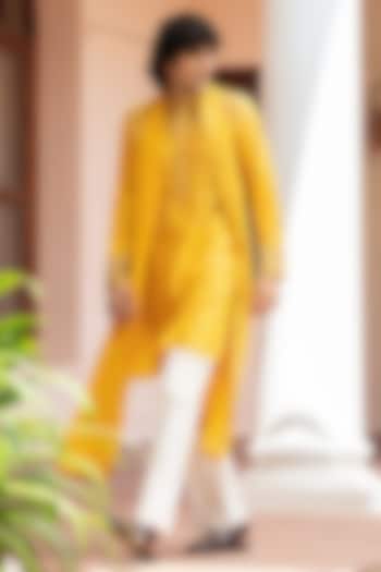 Mustard Chanderi Kurta Set by Bohame Men at Pernia's Pop Up Shop