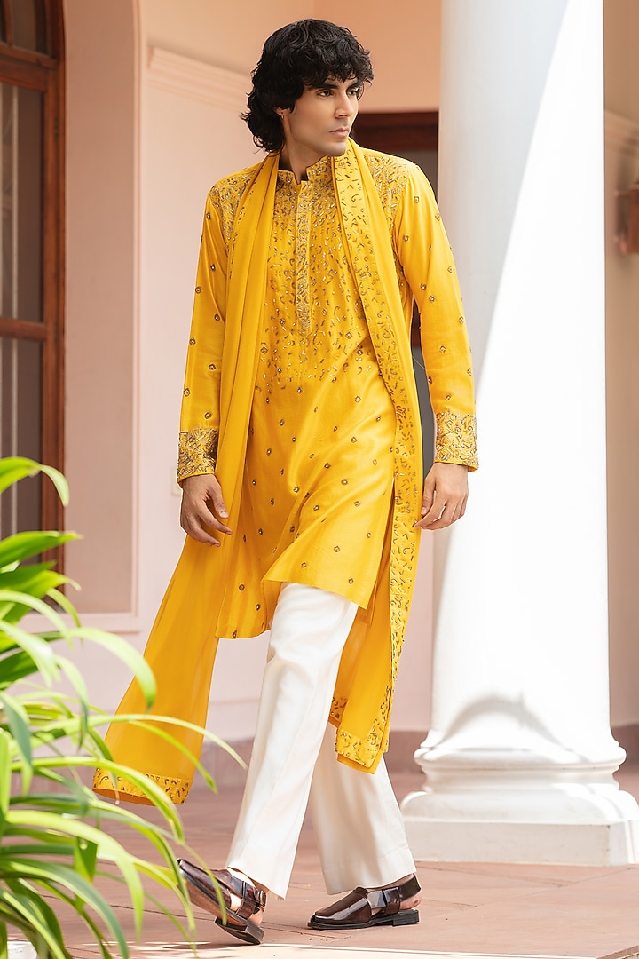Mustard Chanderi Kurta Set by Bohame Men at Pernia's Pop Up Shop