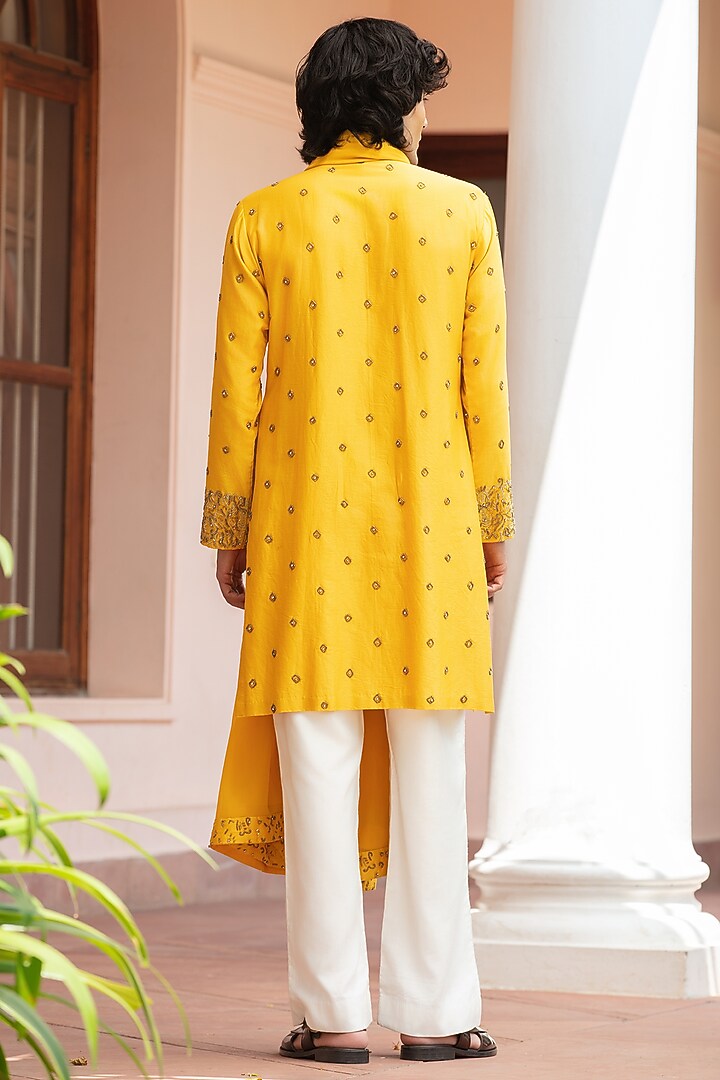 Mustard Chanderi Kurta Set by Bohame Men at Pernia's Pop Up Shop