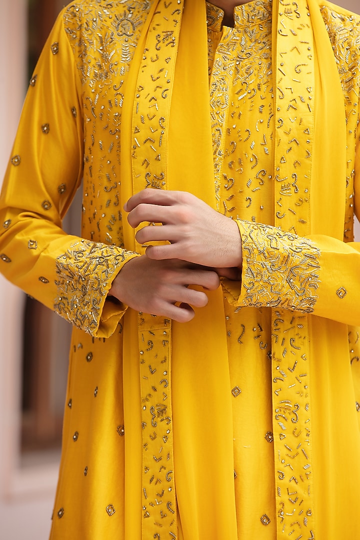 Mustard Chanderi Kurta Set by Bohame Men at Pernia's Pop Up Shop