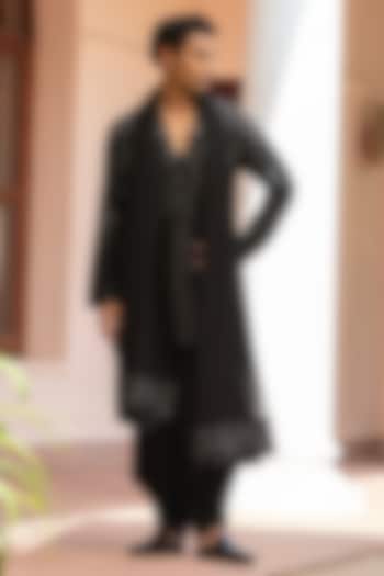 Black Chanderi Kurta Set by Bohame Men at Pernia's Pop Up Shop