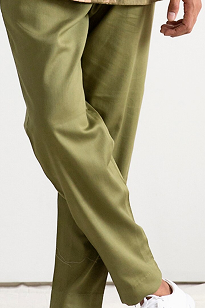 Beige & Green Tie-Dye Kurta Set by Bohame Men at Pernia's Pop Up Shop