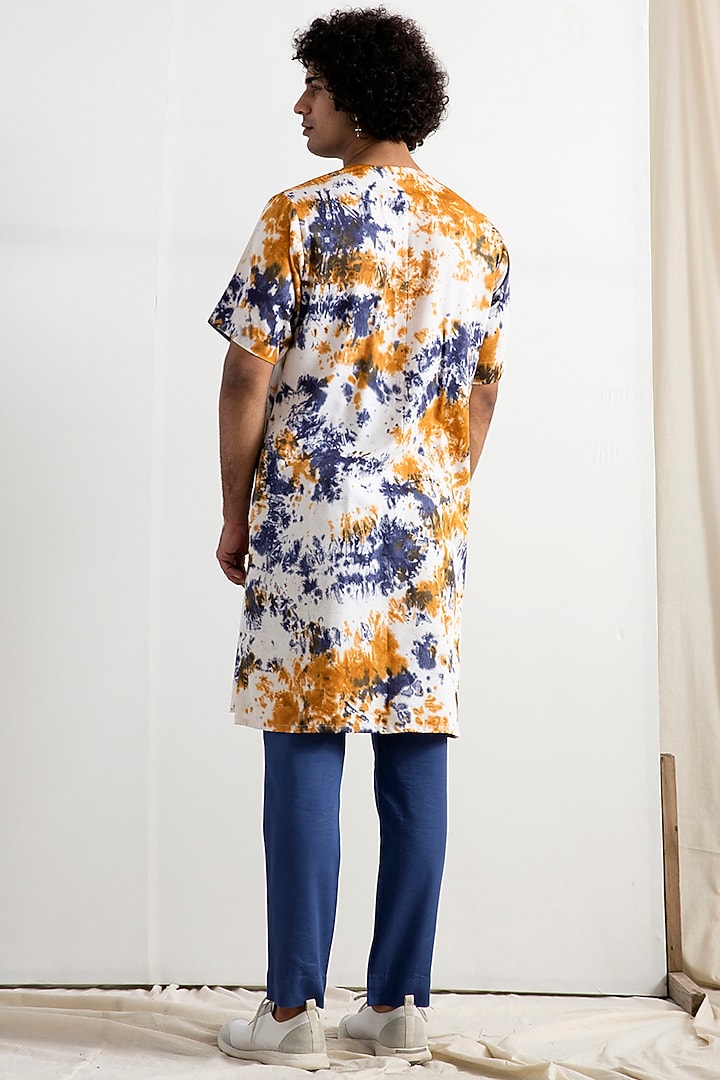 White Tie- Dye Kurta Set by Bohame Men at Pernia's Pop Up Shop