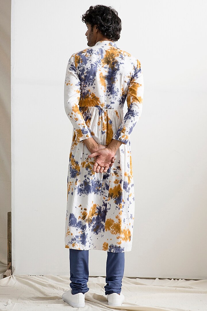 White Tie-Dye Manakali Kurta Set by Bohame Men at Pernia's Pop Up Shop