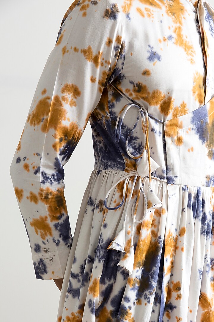 White Tie-Dye Manakali Kurta Set by Bohame Men at Pernia's Pop Up Shop