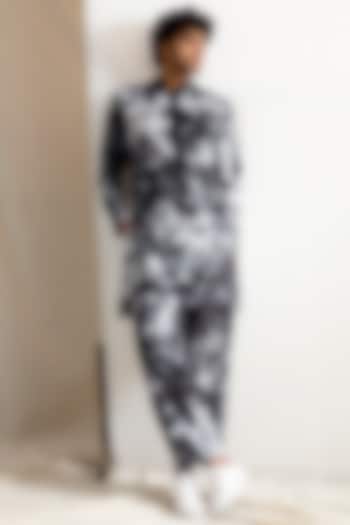 Grey & Black Long Kurta Set by Bohame Men