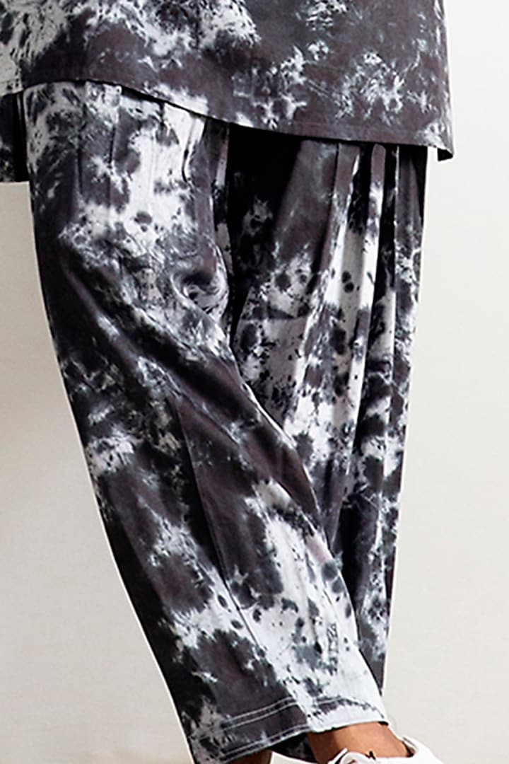 Grey & Black Bamboo Blend Tie-Dye Kurta Set by Bohame Men at Pernia's Pop Up Shop
