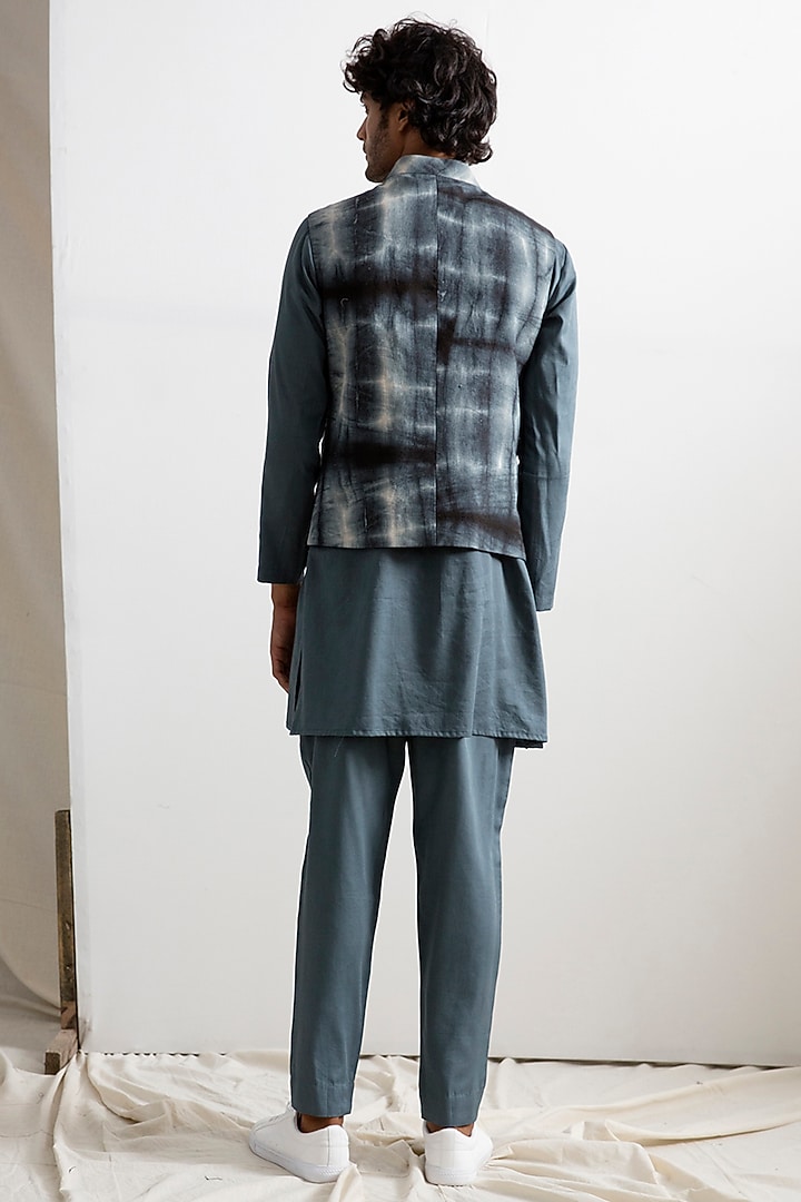 Dark Grey Linen Quilted Tie-Dye Printed Bundi Jacket Set by Bohame Men at Pernia's Pop Up Shop