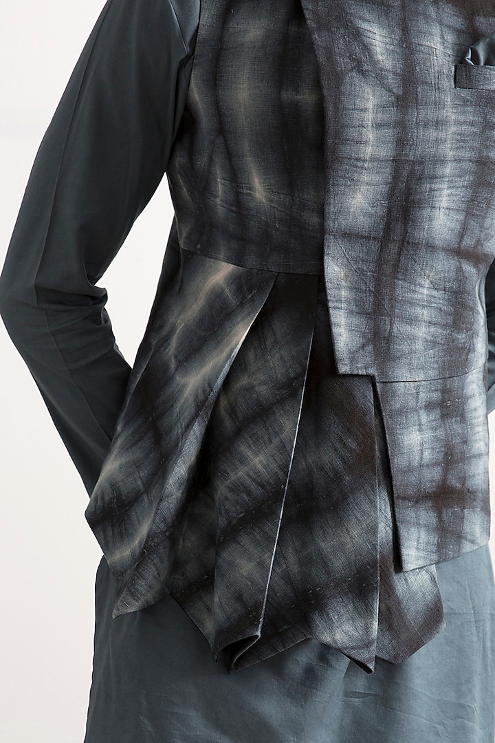 Dark Grey Linen Quilted Tie-Dye Printed Bundi Jacket Set by Bohame Men at Pernia's Pop Up Shop