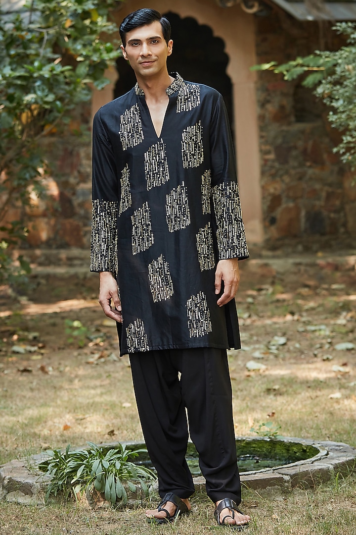 Black Chanderi Kurta Set by Bohame Men at Pernia's Pop Up Shop