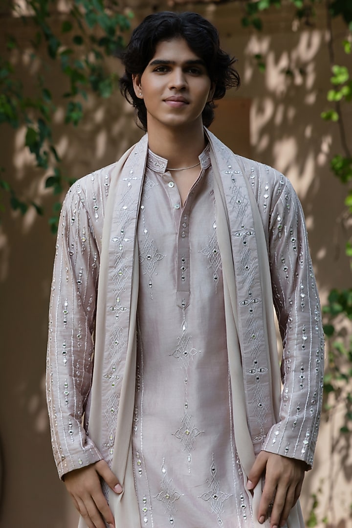 Champagne Chanderi Kurta Set by Bohame Men at Pernia's Pop Up Shop