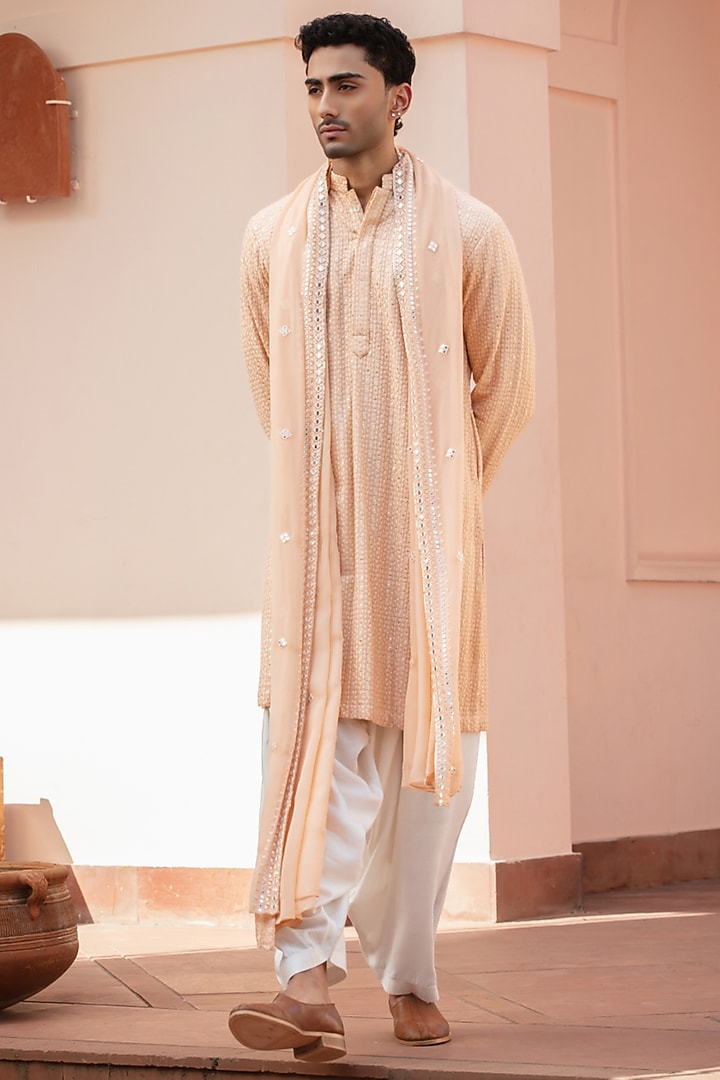 Peach Chikankari Kurta Set by Bohame Men at Pernia's Pop Up Shop