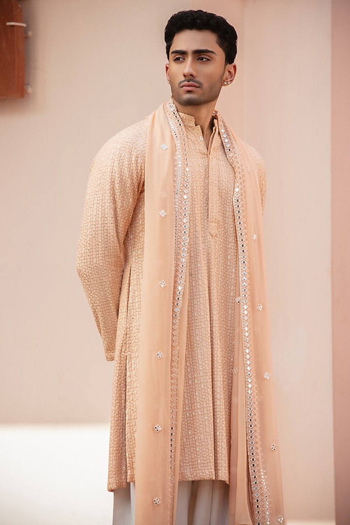 Peach Chikankari Kurta Set by Bohame Men at Pernia's Pop Up Shop