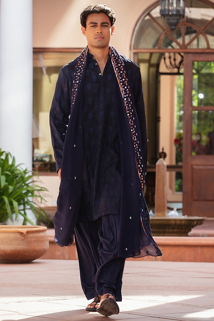 Navy Blue Chikankari Kurta Set by Bohame Men at Pernia's Pop Up Shop