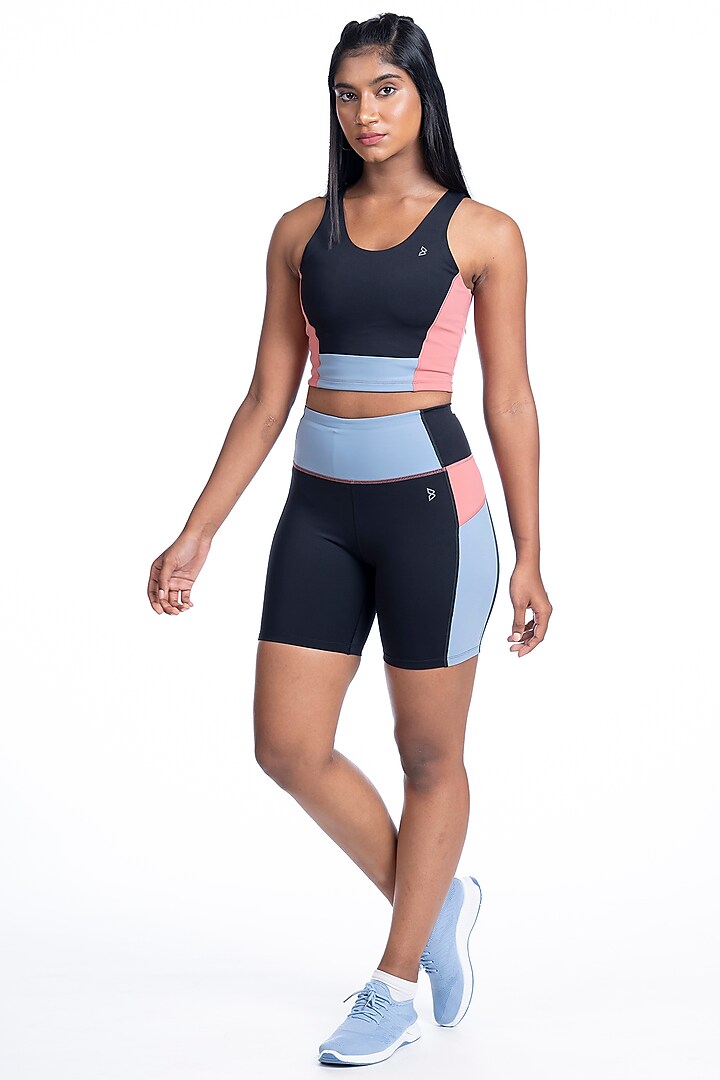 Black Color Blocked Padded Crop Top by BODD ACTIVE