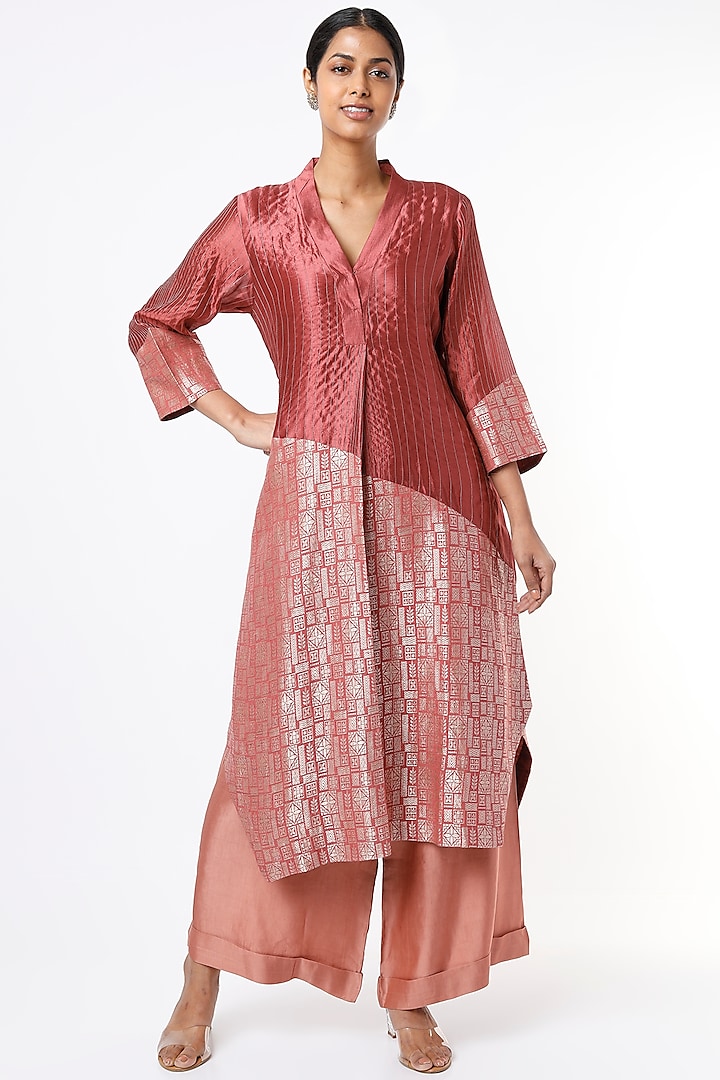 Red & Pink Color Blocked Kurta Set In Silk by BODHI TREE BY DEEPIKA AND NEHA