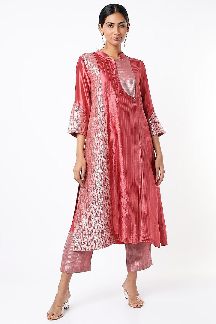 Red & Pink Color Blocked Kurta Set by BODHI TREE BY DEEPIKA AND NEHA