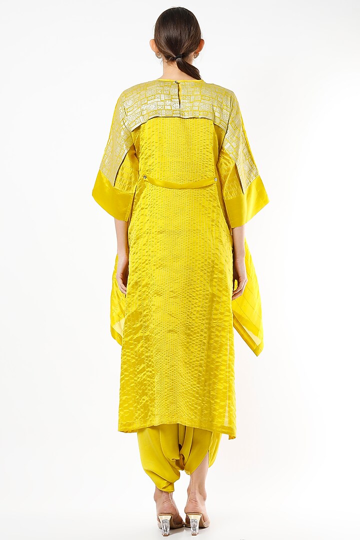 Yellow Color-Blocked Kurta Set by Bodhi Tree by Deepika and Neha at Pernia's Pop Up Shop