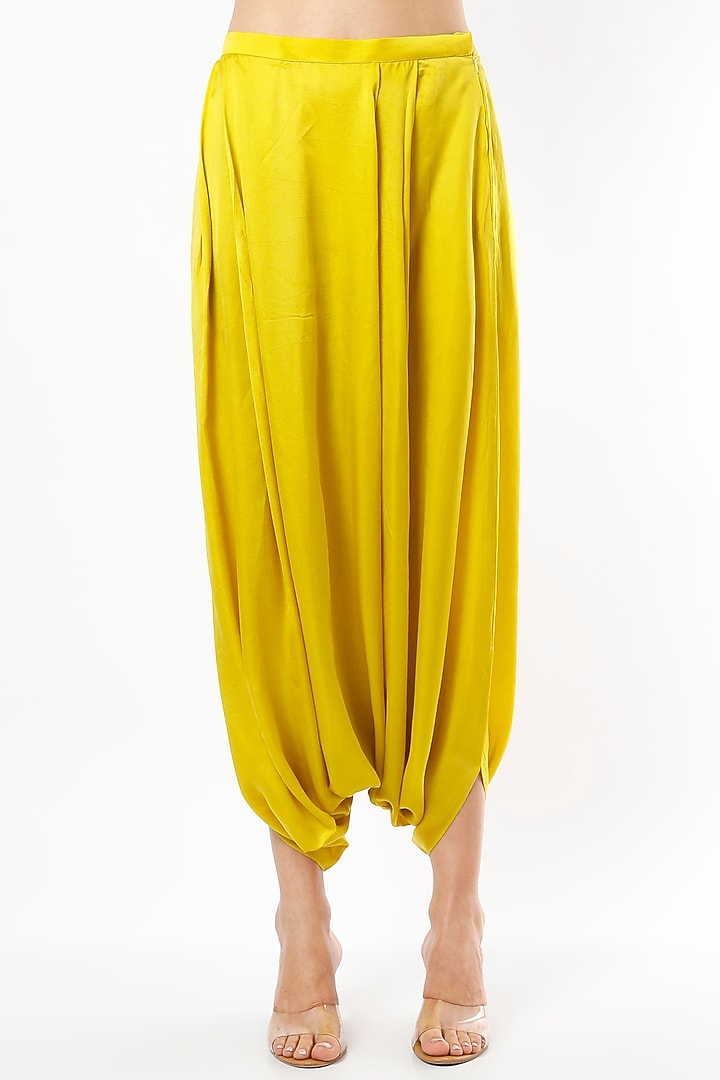 Yellow Color-Blocked Kurta Set by Bodhi Tree by Deepika and Neha at Pernia's Pop Up Shop