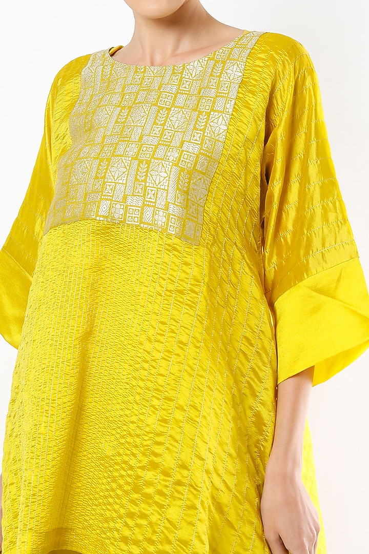 Yellow Color-Blocked Kurta Set by Bodhi Tree by Deepika and Neha at Pernia's Pop Up Shop
