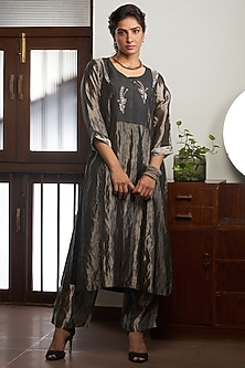 product-color-Black