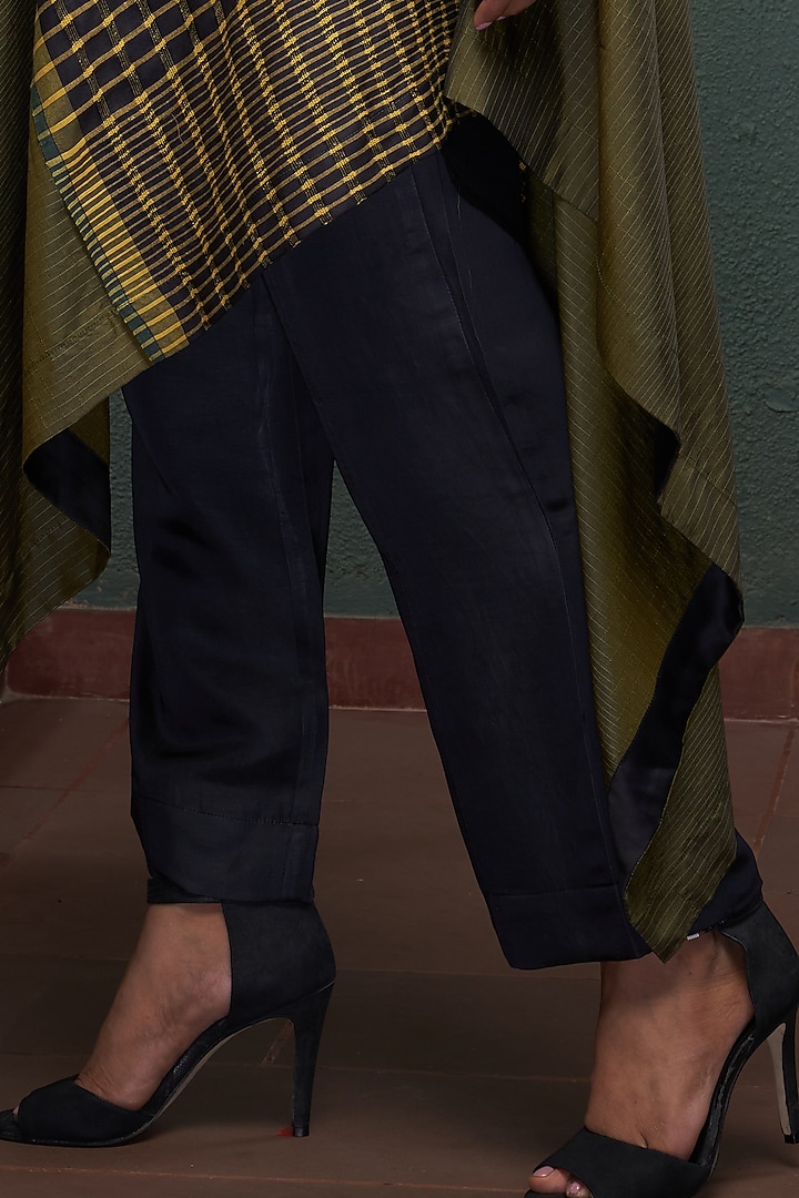 Olive Silk Color-Blocked Kurta Set by Bodhi Tree by Deepika and Neha at Pernia's Pop Up Shop