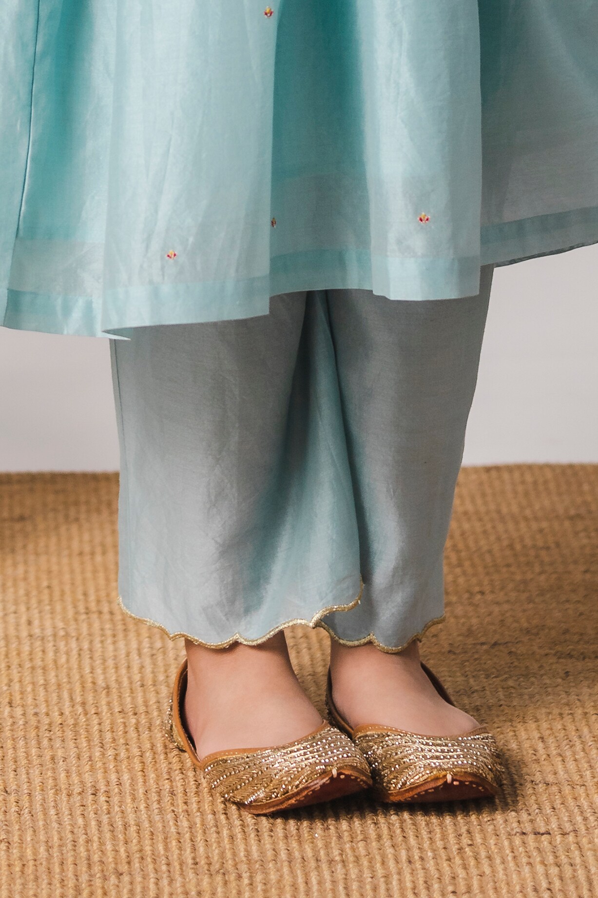 Girl Royal Blue Velvet Embroidered Gathered Kurta With Pants