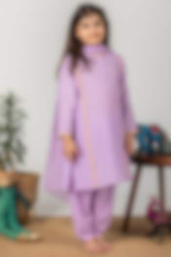 Lilac Embroidered Kurta Set For Girls by Boteh at Pernia's Pop Up Shop