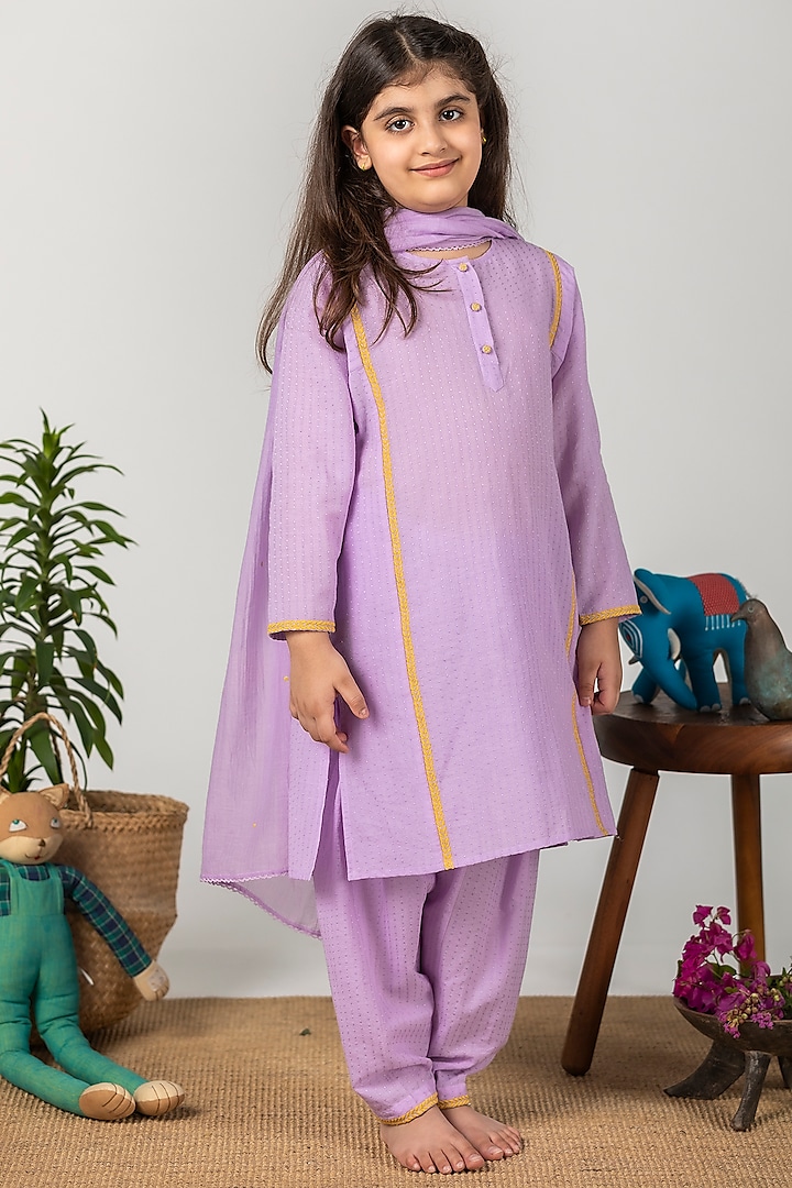 Lilac Embroidered Kurta Set For Girls by Boteh