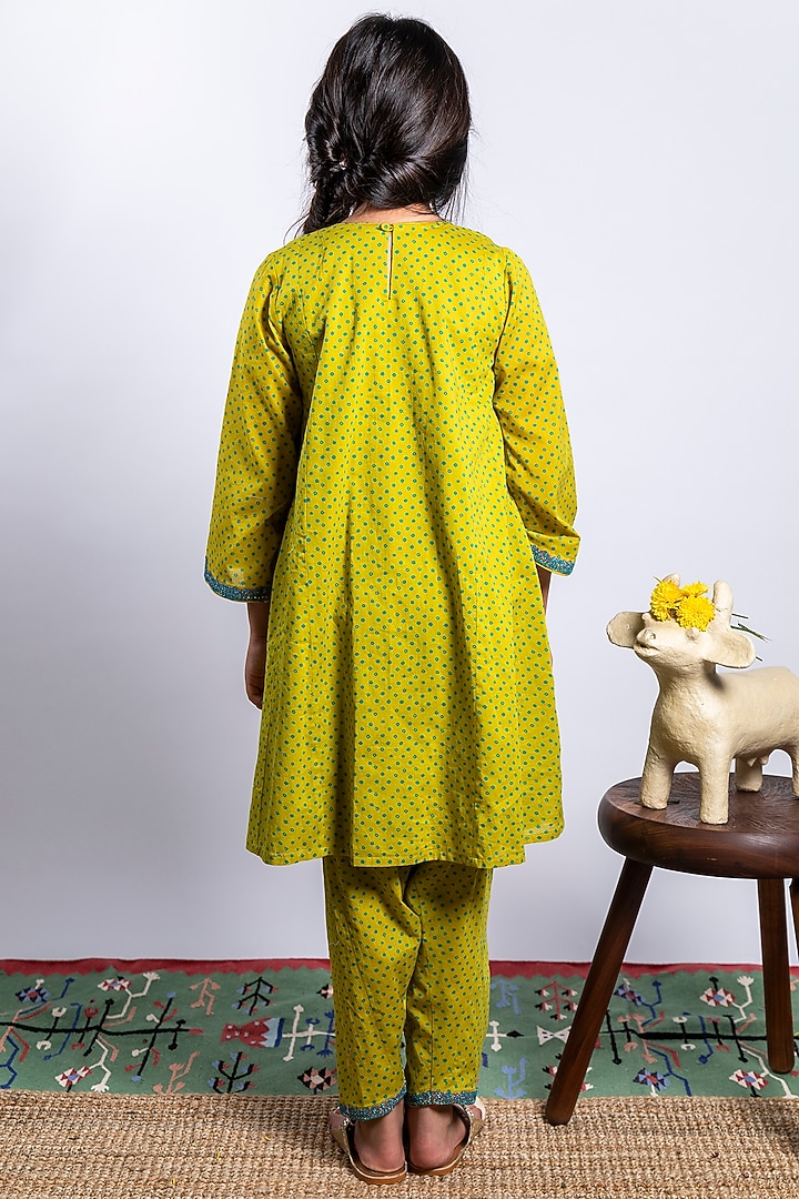 Green Embroidered Kurta Set For Girls by Boteh at Pernia's Pop Up Shop