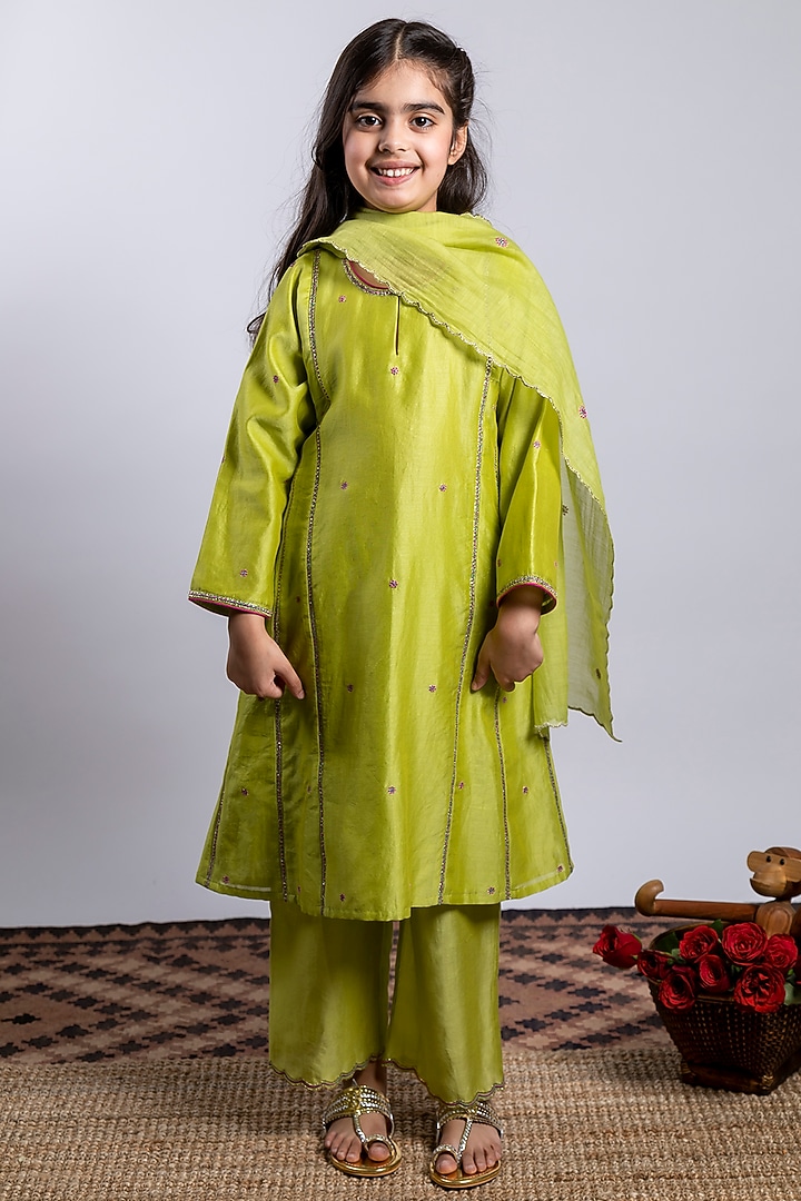 Green Embroidered Kurta Set For Girls by Boteh at Pernia's Pop Up Shop