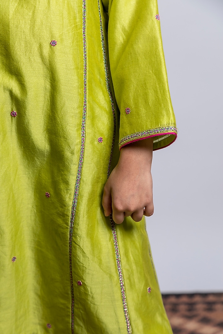 Green Embroidered Kurta Set For Girls by Boteh at Pernia's Pop Up Shop