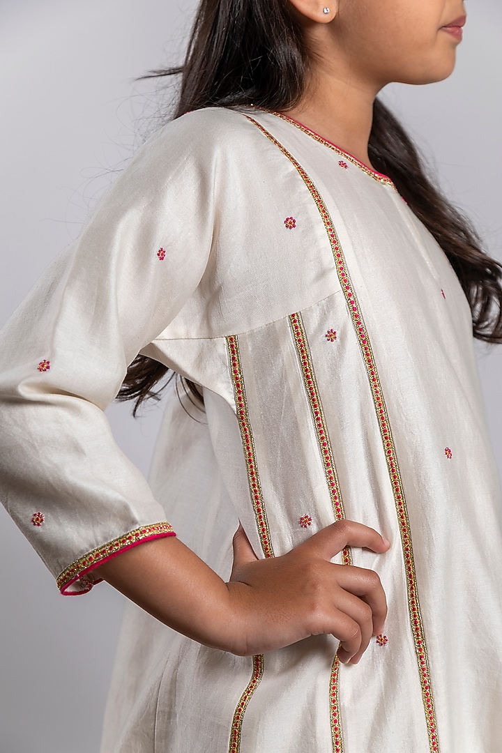 White Embroidered Kurta Set For Girls by Boteh at Pernia's Pop Up Shop