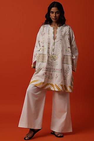 White Cotton Floral Thread Embroidered Kurta Set by BO TREE
