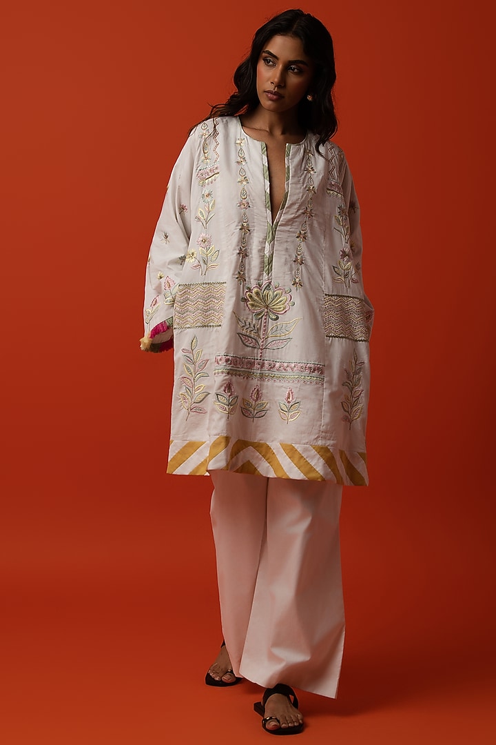 White Cotton Floral Thread Embroidered Kurta Set by BO TREE at Pernia's Pop Up Shop