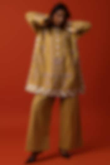 Yellow Cotton Floral Thread Embroidered Kurta Set by BO TREE at Pernia's Pop Up Shop